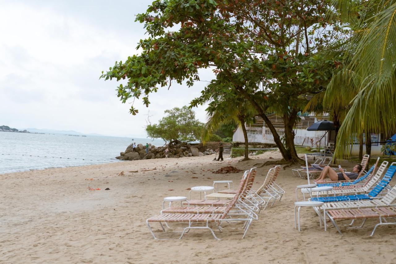 J Beach Suites At Rainbow Paradise Tanjung Bungah  Exteriér fotografie