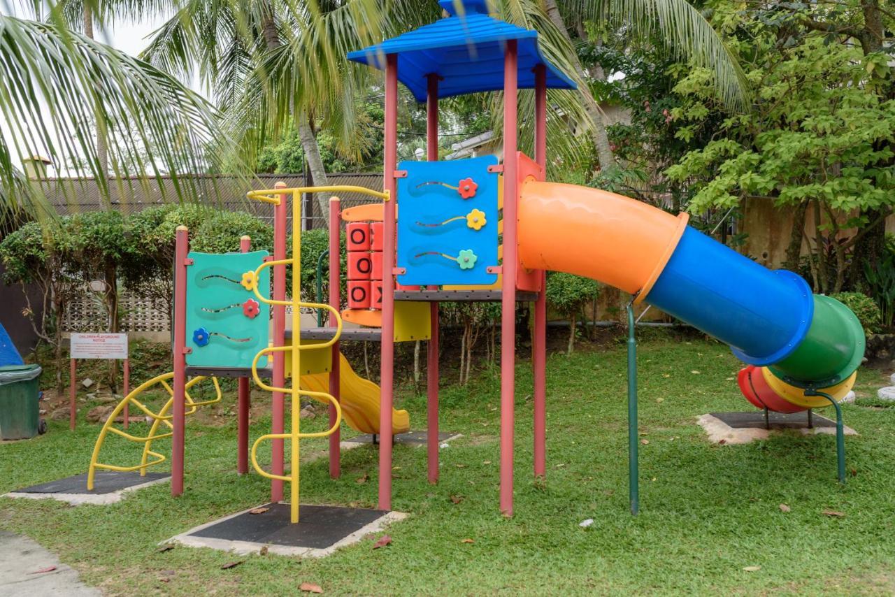 J Beach Suites At Rainbow Paradise Tanjung Bungah  Exteriér fotografie